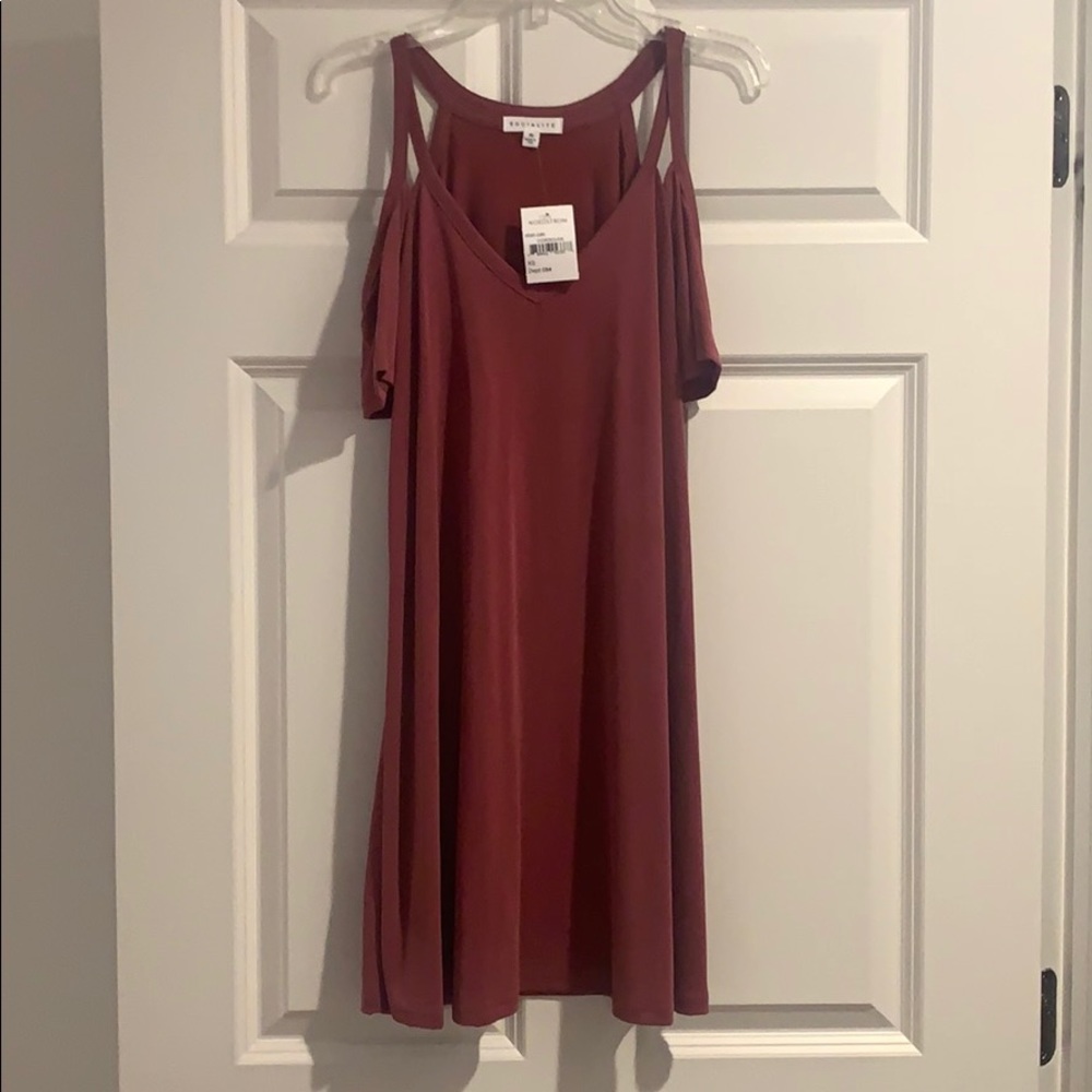 Burgundy socialite cold shoulder summer dress